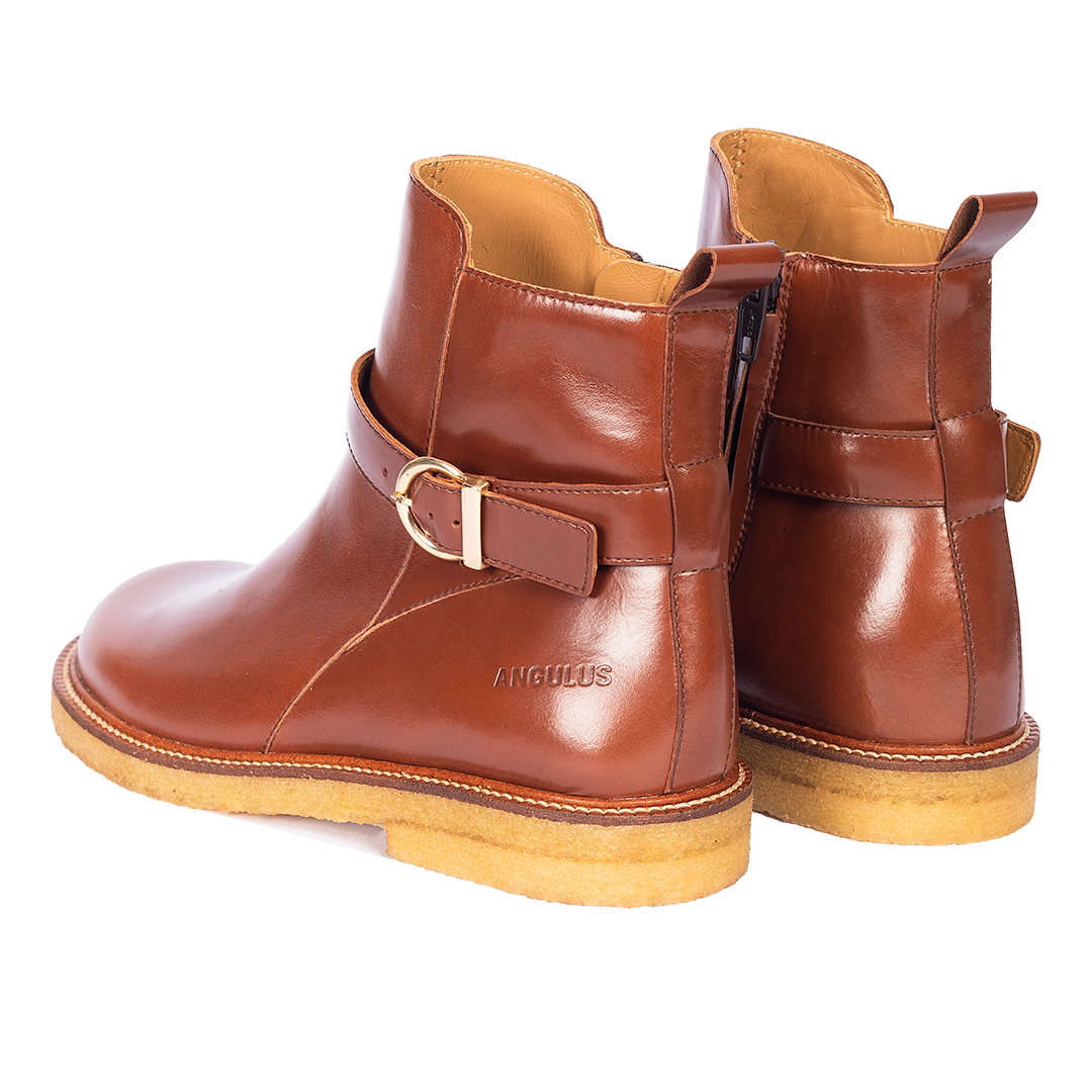 Stiefel mit Schnallendetail