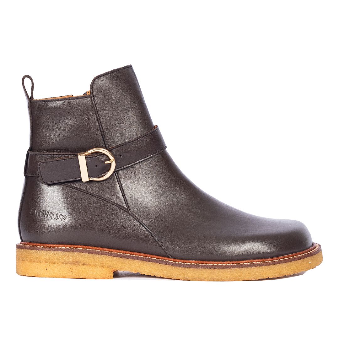 Stiefel mit Schnallendetail