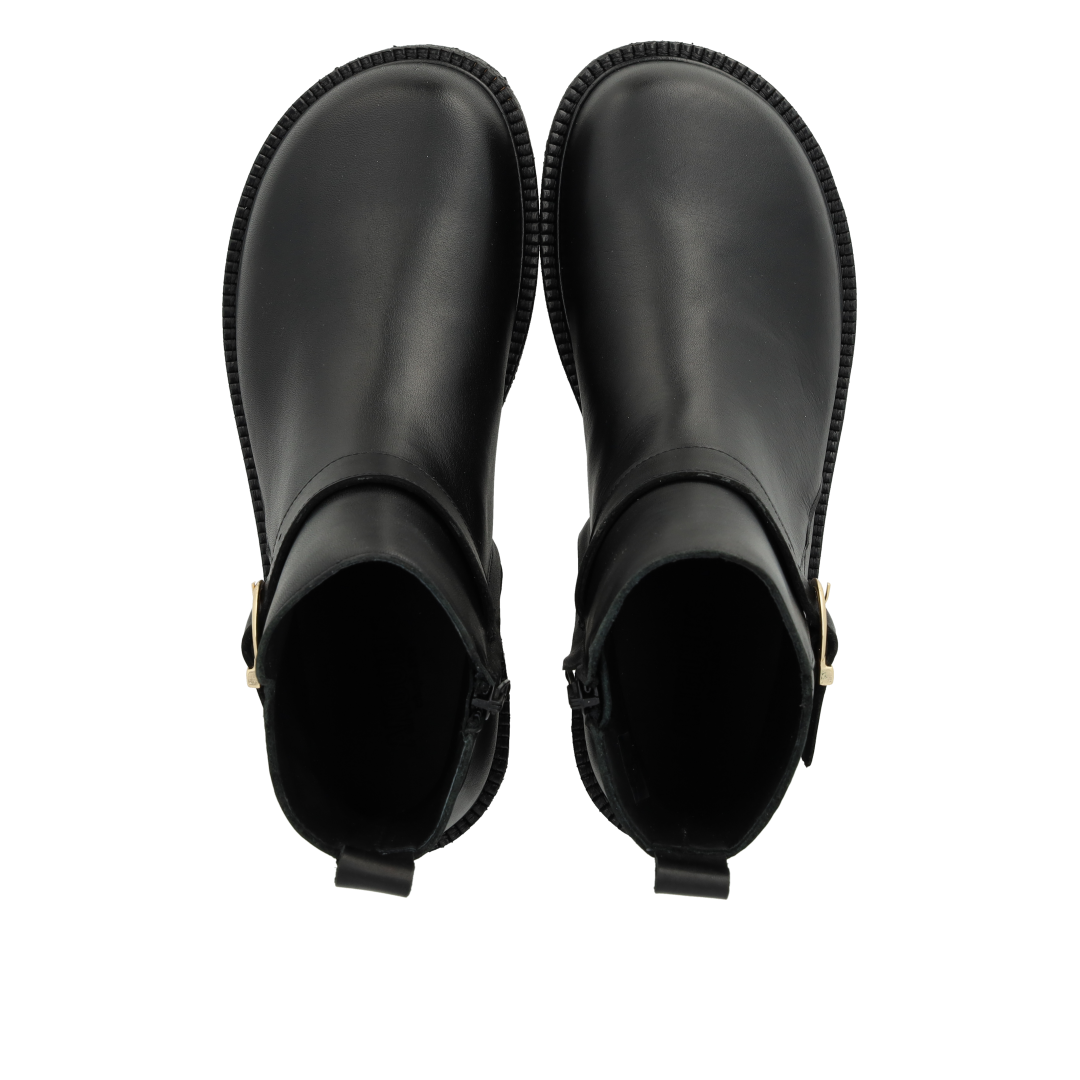Stiefel mit Schnallendetail