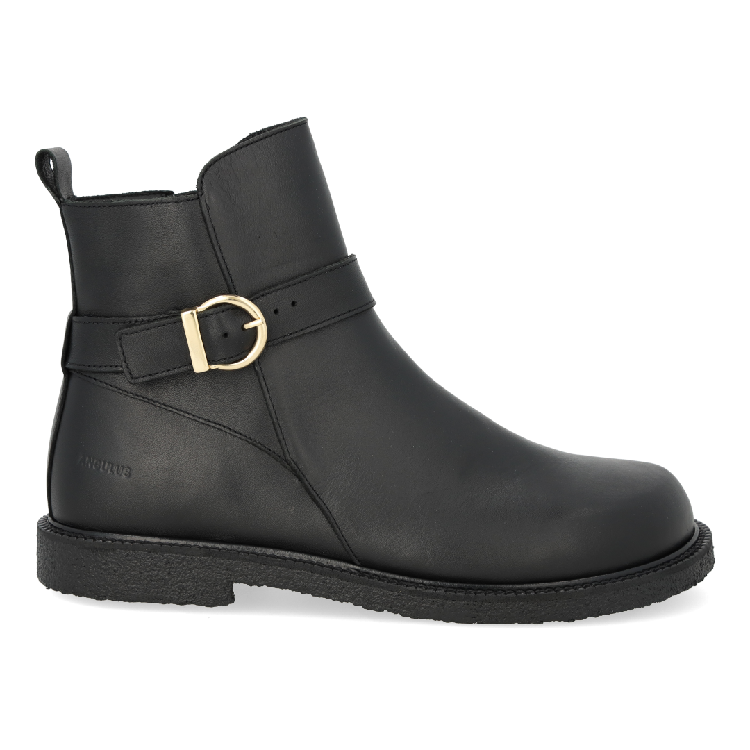 Stiefel mit Schnallendetail