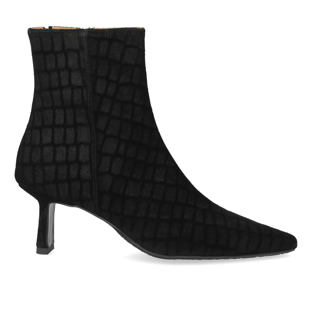 Skulpturale Stiefelette mit spitzer Spitze