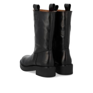 Klobiger Stiefel mit mittelhohem Schaft
