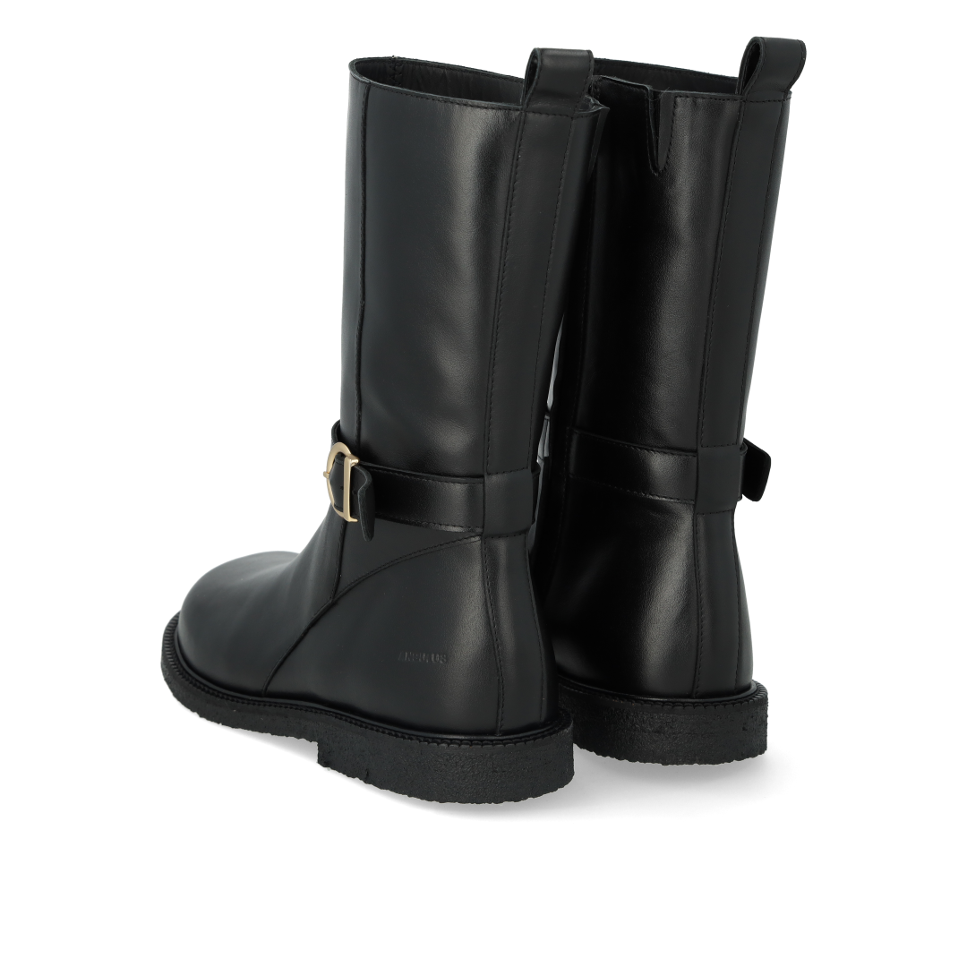Halbhoher Stiefel
