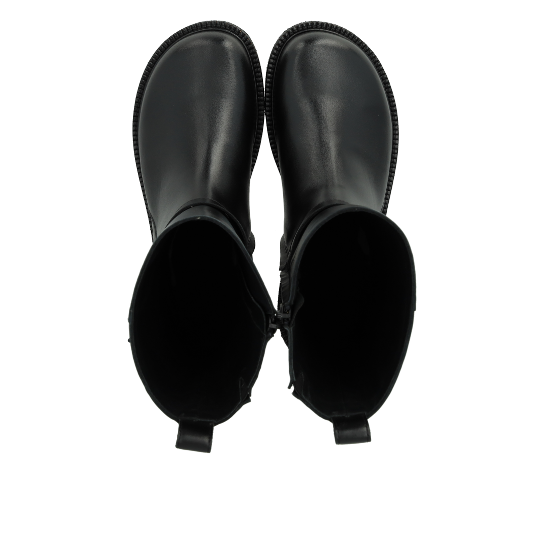 Halbhoher Stiefel