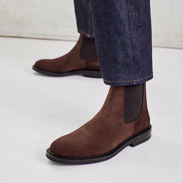 Klassischer Chelsea-stiefel