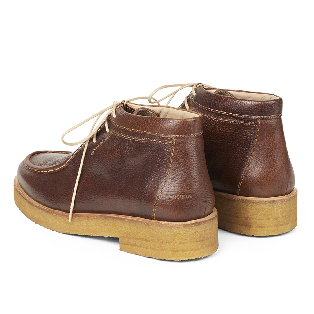 Schnürstiefel mit niedrigem Schaft