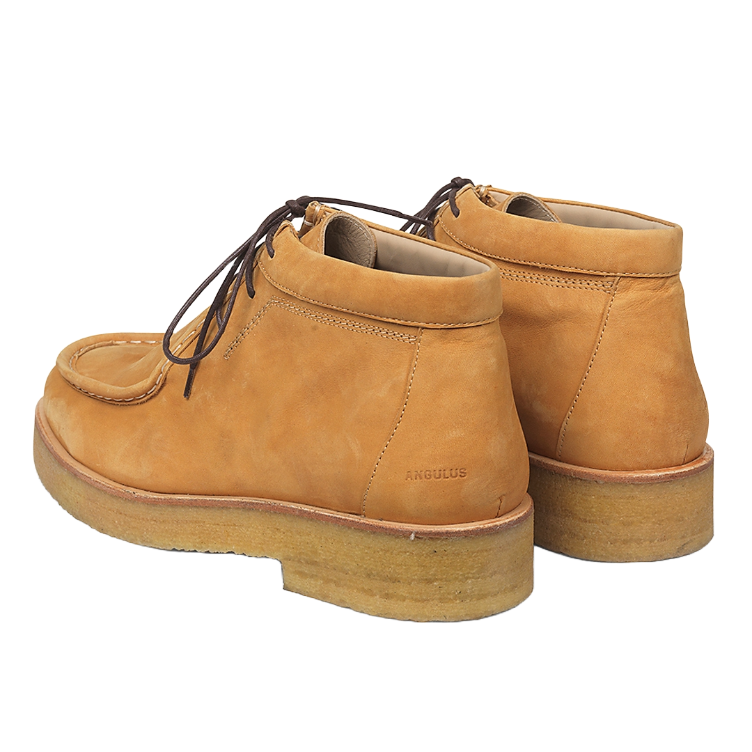 Schnürstiefel mit niedrigem Schaft