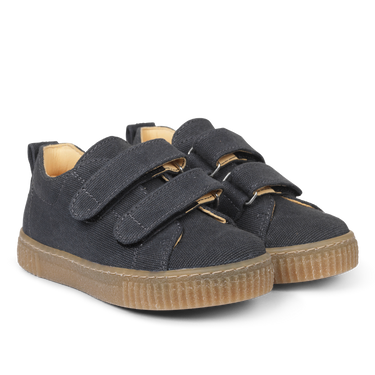 Sneaker mit Klettverschluss